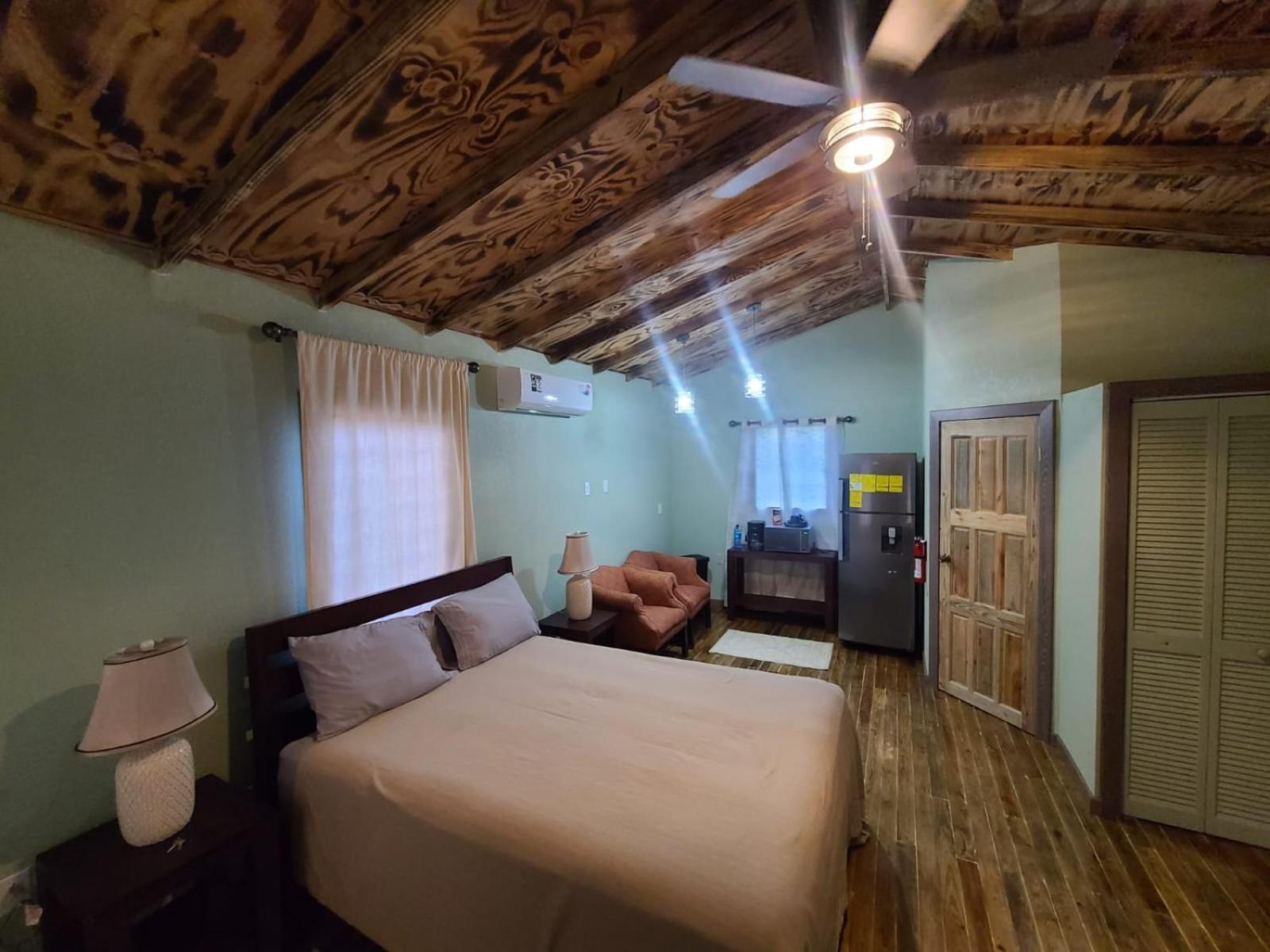 Tuquil-Ha Bed & Breakfast Ladyville Bagian luar foto