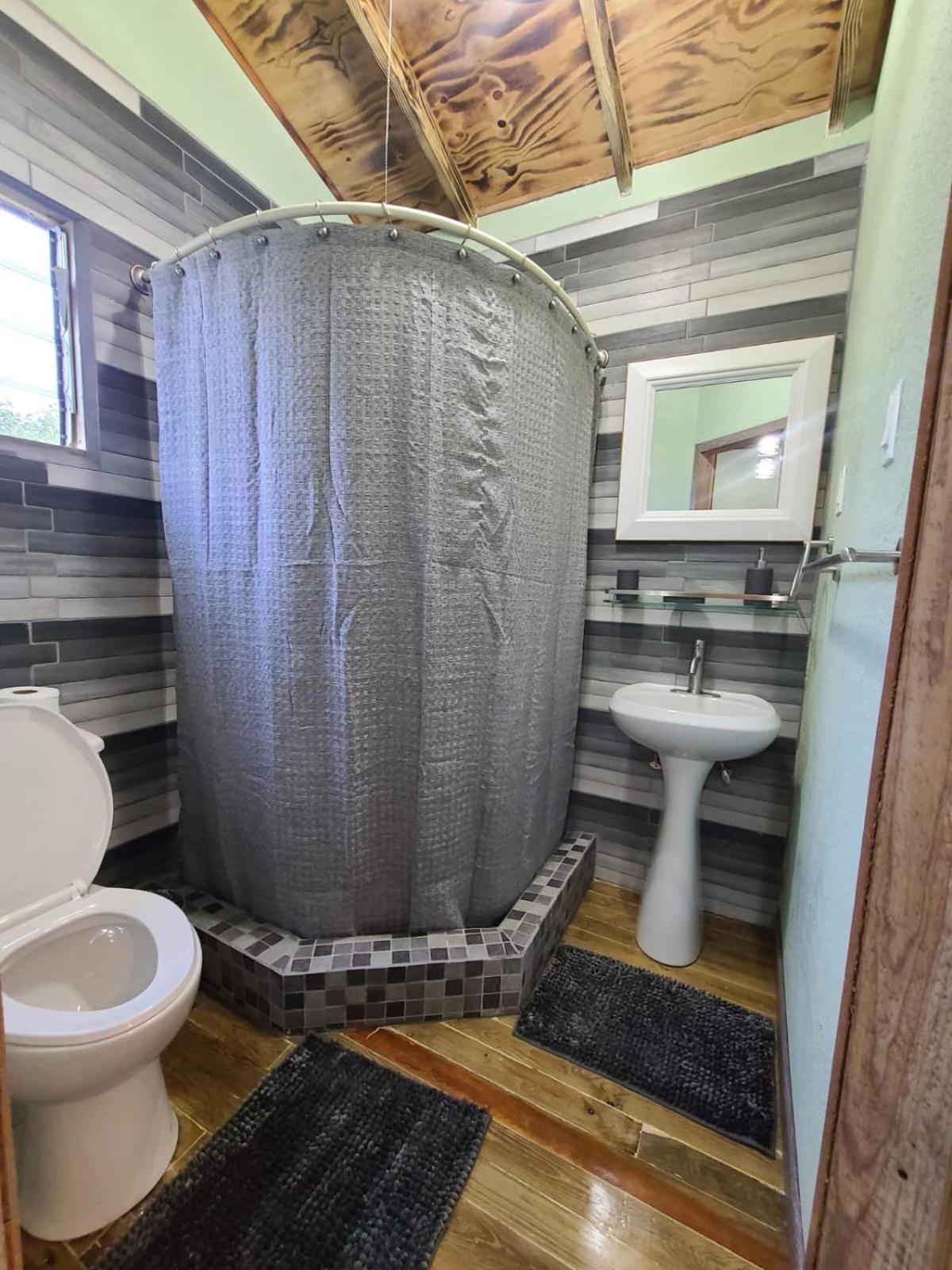 Tuquil-Ha Bed & Breakfast Ladyville Bagian luar foto