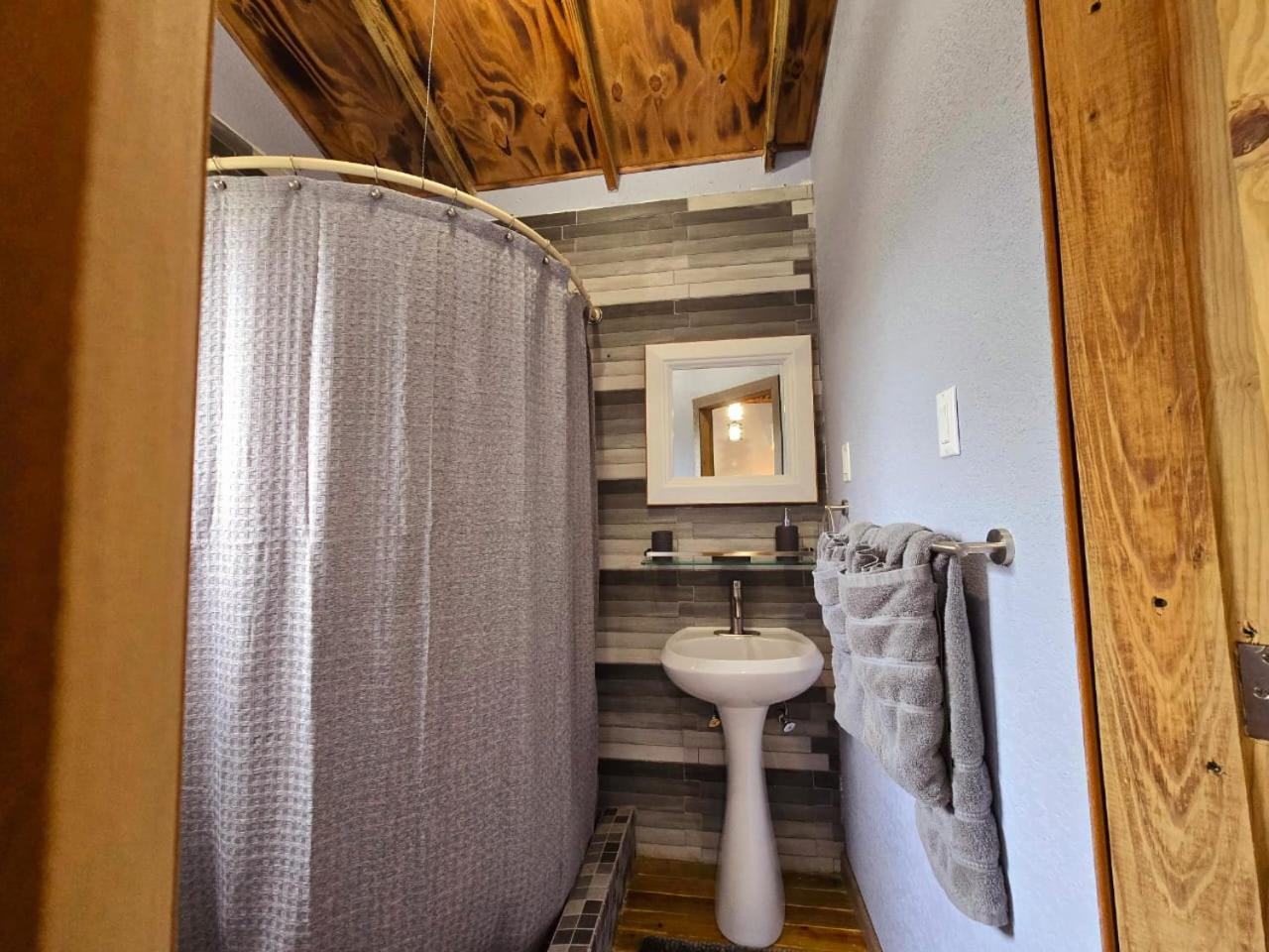 Tuquil-Ha Bed & Breakfast Ladyville Bagian luar foto