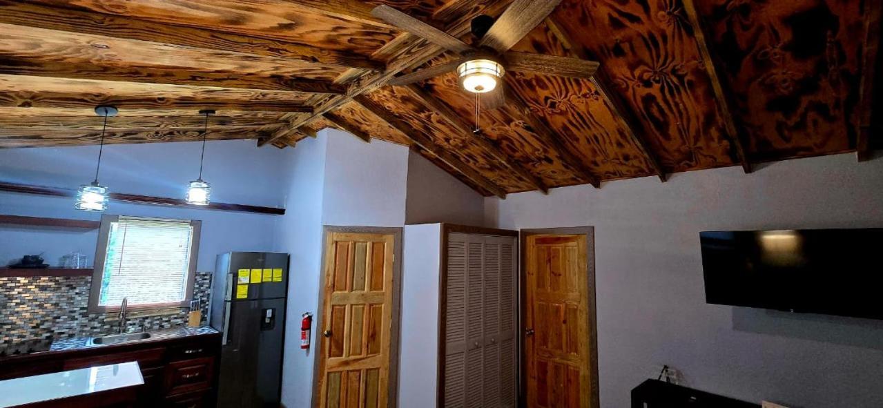 Tuquil-Ha Bed & Breakfast Ladyville Bagian luar foto